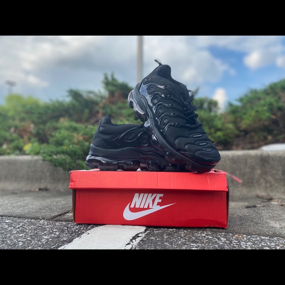 nike vapormax plus dhgate